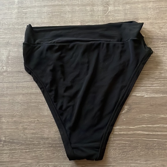 NWT Kim Kardashian SKIMS high waisted brief, color onyx, medium - Picture 3 of 7